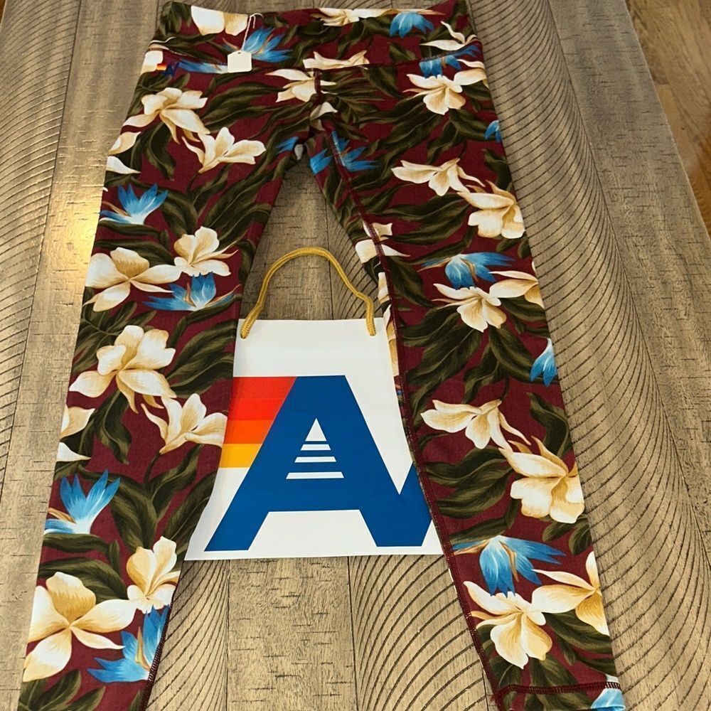 NWT Aviator 🧑‍✈️ Nation 🇺🇸 Made in USA 🇺🇸 Performance Leggings plus AV 🛍️ bag